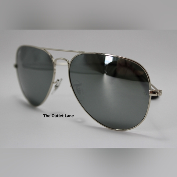 Model Display Ray-Ban Aviator Silver Mirror RB3025 - Picture 8 of 16